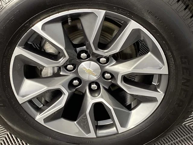 Used 2023 Gray Chevrolet LT image 29