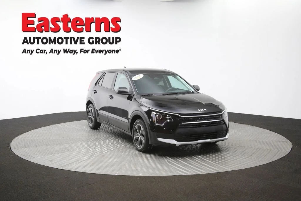 Used 2025 Black Kia LX image 37