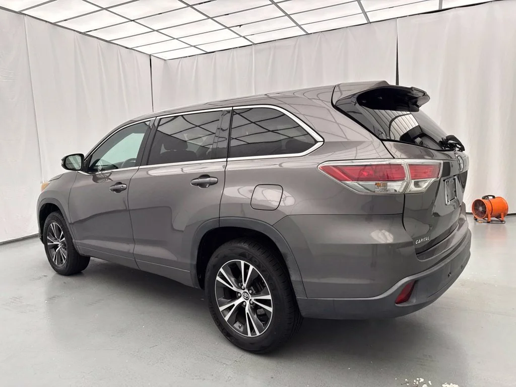 Used 2015 Gray Toyota LE Plus V6 image 5