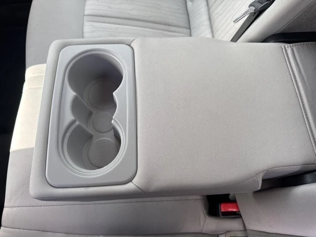 Used 2016 Black Hyundai Base image 40