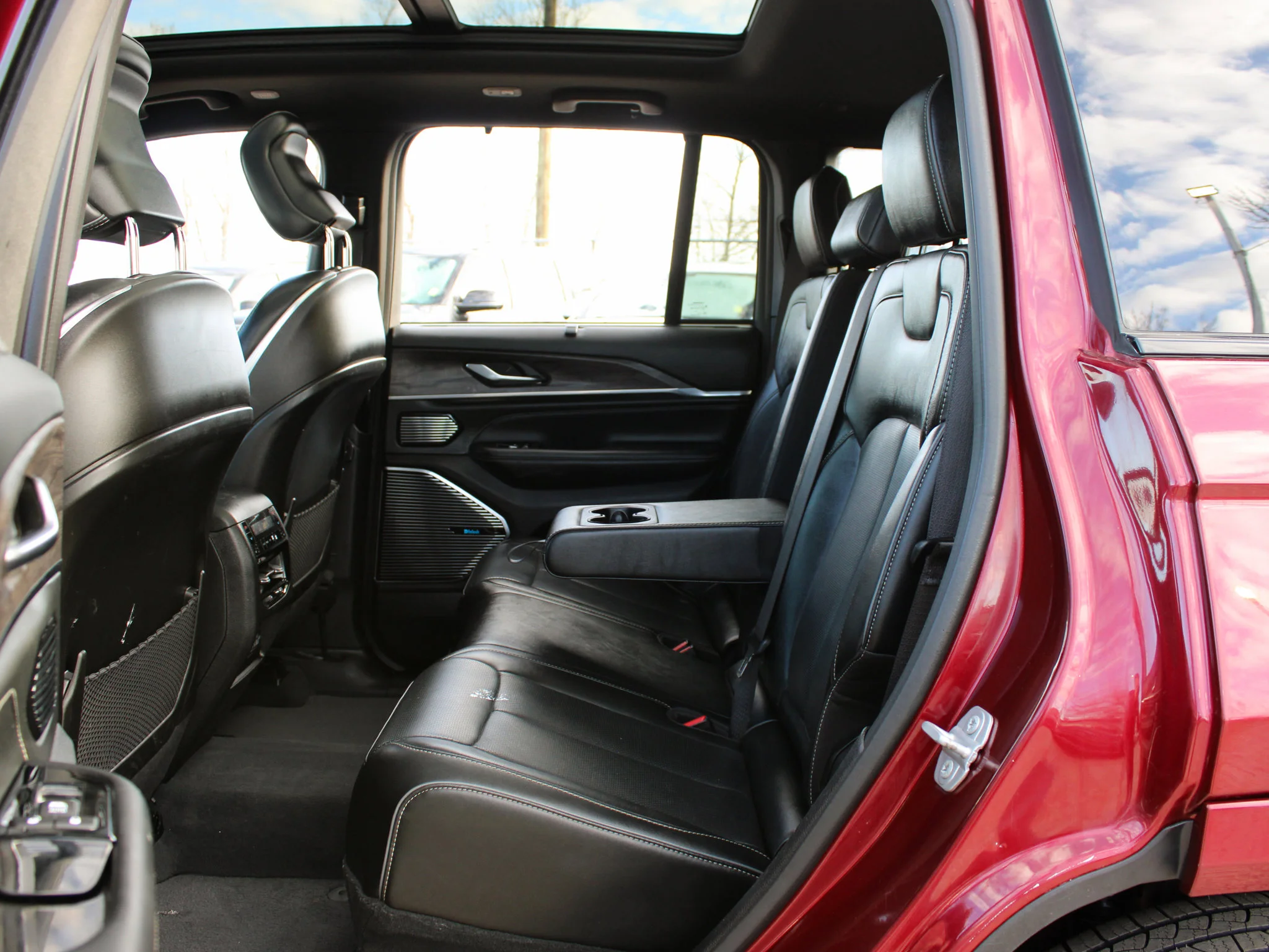 Certified Used 2023 Red Jeep Overland * No Accidents | V6 | Apple CarPlay | Massage Seats | Night Vision | Adaptive Cruise image 16