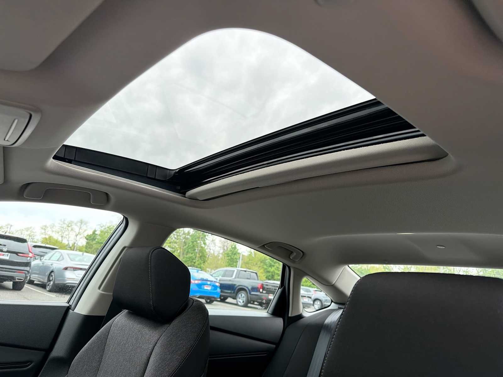 New 2026 Meteorite Gray Metallic Honda SE image 23