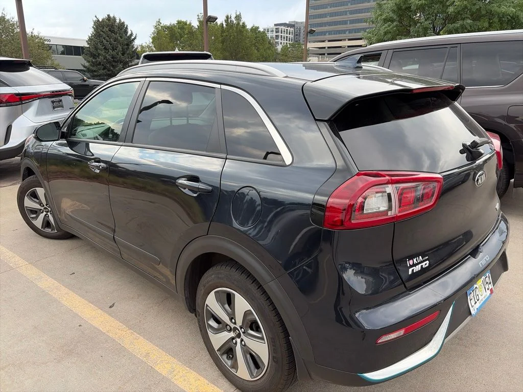 Used 2018 Blue Kia EX image 4