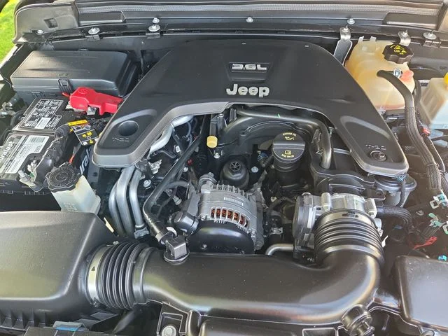 Used 2020 Black Jeep Overland image 30