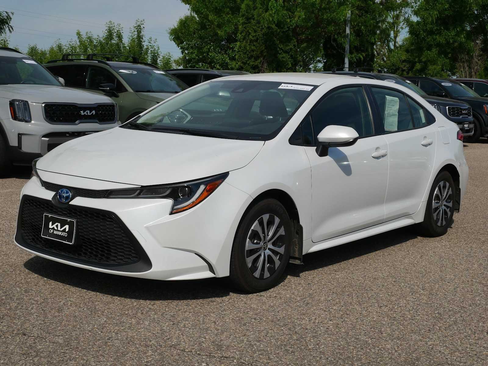 Used 2022 Toyota Corolla LE with VIN JTDEAMDE6N3009050 for sale in Mankato, Minnesota