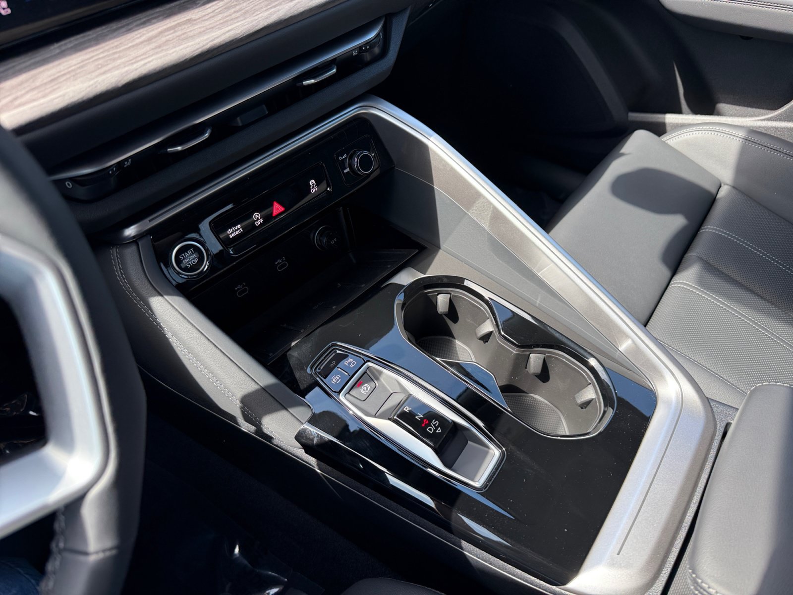 New 2026 Daytona Gray Pearl Effect Audi Premium Plus 2.0 TFSI quattro image 13