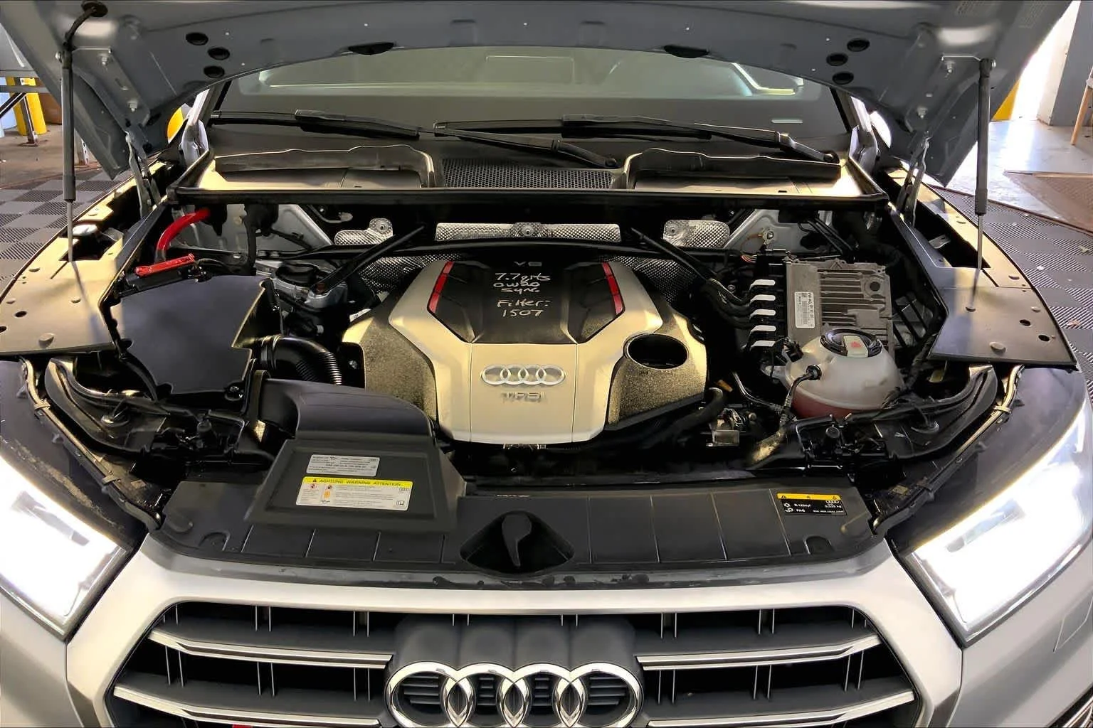 Used 2019 Florett Silver Metallic Audi Premium Plus image 30