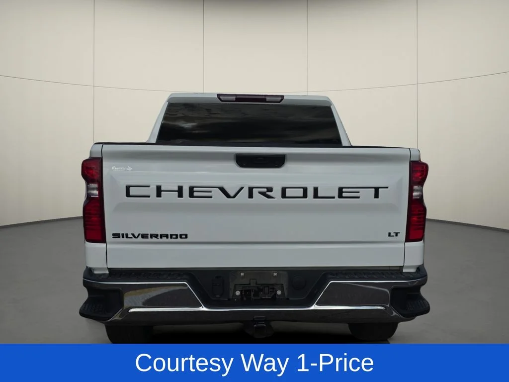 Used 2022 White Chevrolet LT image 8