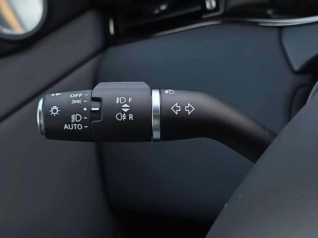 New 2026 Fuji White LAND ROVER Dynamic SE image 27