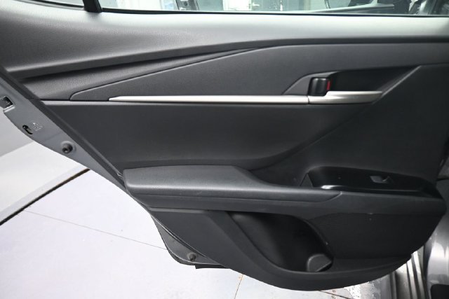 Used 2025  Toyota SE image 18