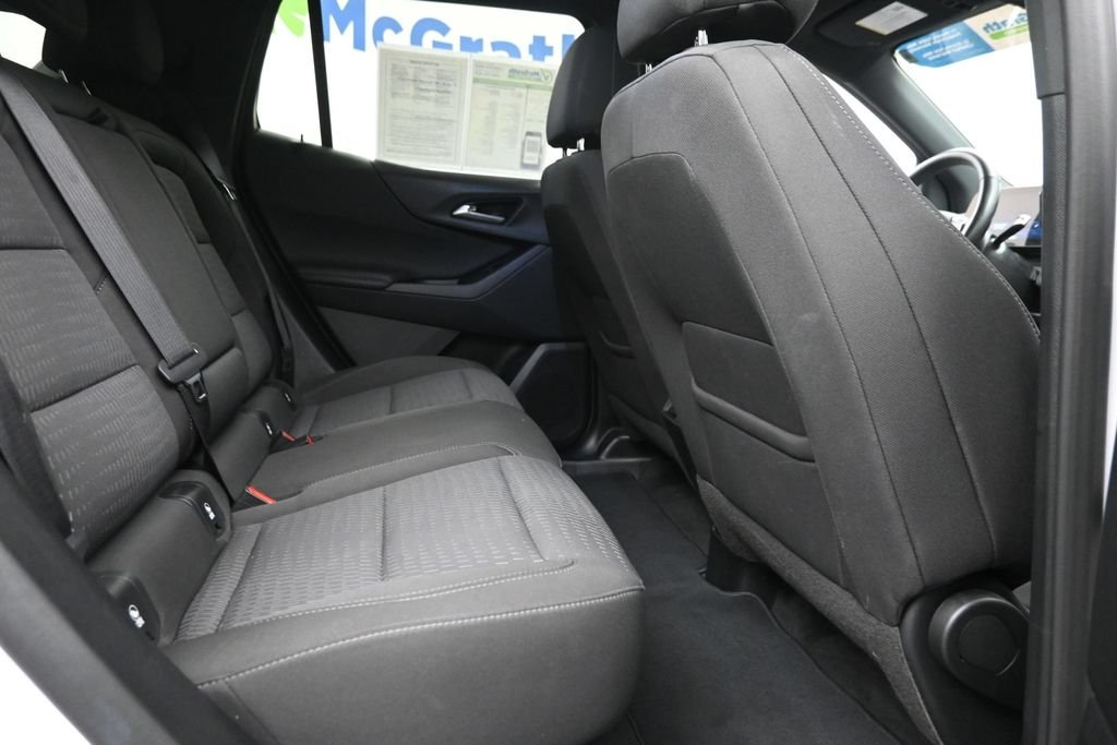 Used 2025 White Chevrolet LT image 10