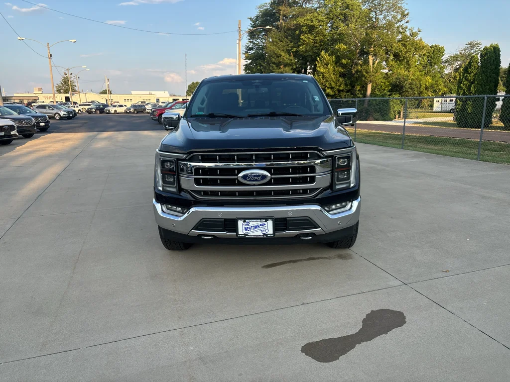 Used 2023 Agate Black Metallic Ford LARIAT image 9