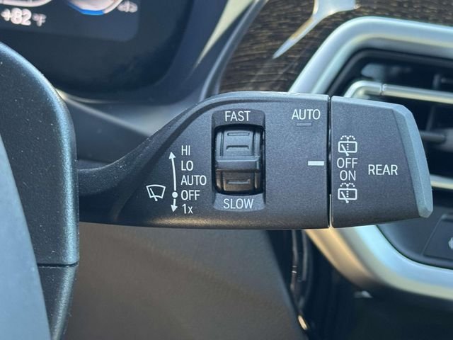 Used 2023 White BMW xDrive30i image 25