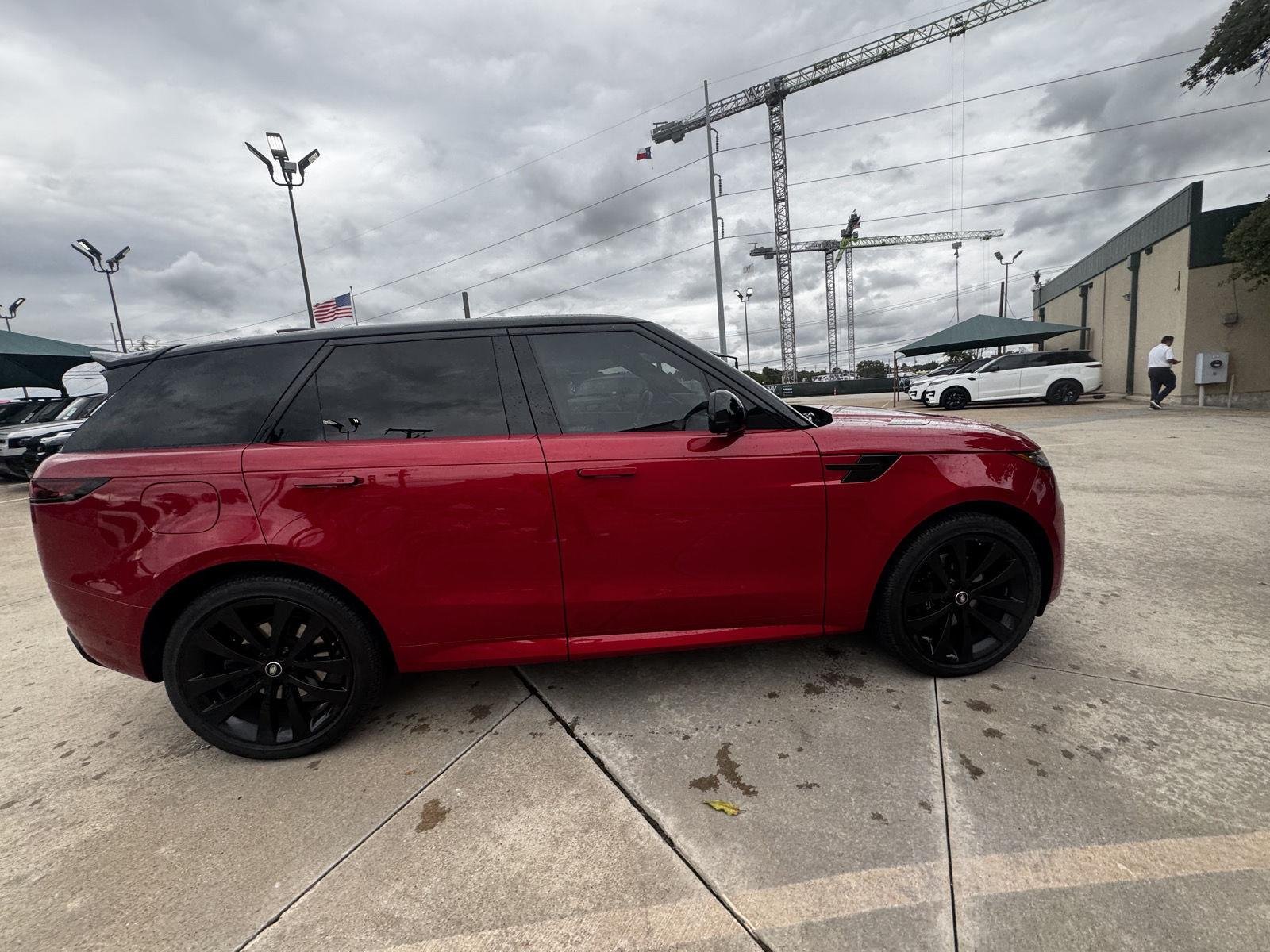 Used 2025 Firenze Red Land Rover Dynamic SE P400 image 11