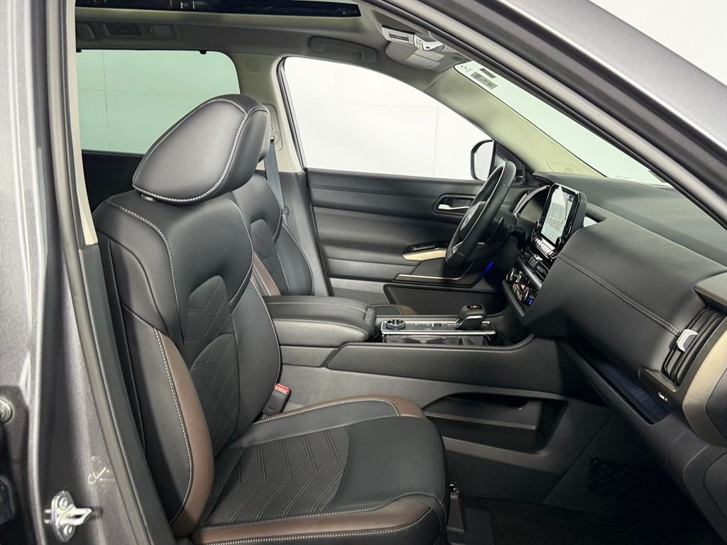 2025 Nissan Pathfinder Platinum - Photo 27