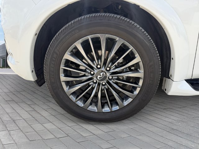 Used 2022 White INFINITI Sensory image 9