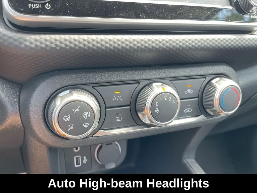 2025 Nissan KICKS PLAY Base - Photo 31