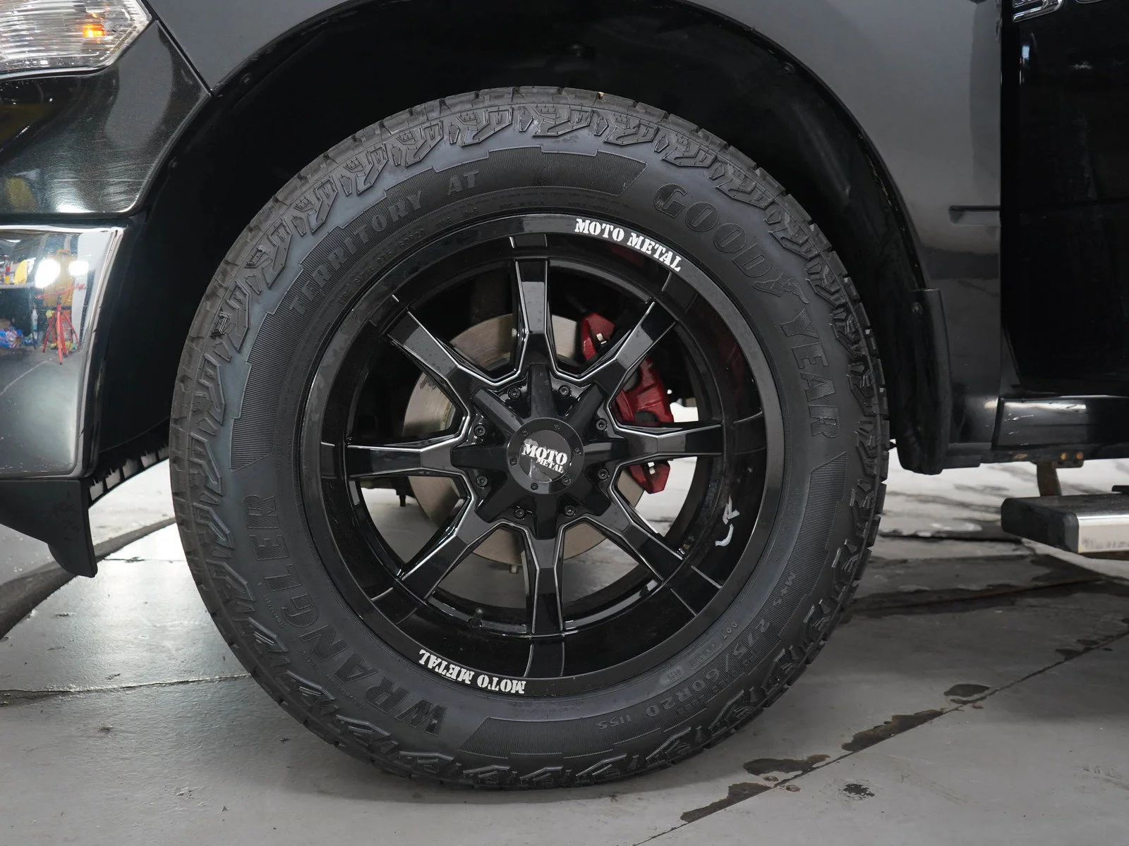 Used 2016 Brilliant Black Crystal Pearlcoat Ram Big Horn image 28