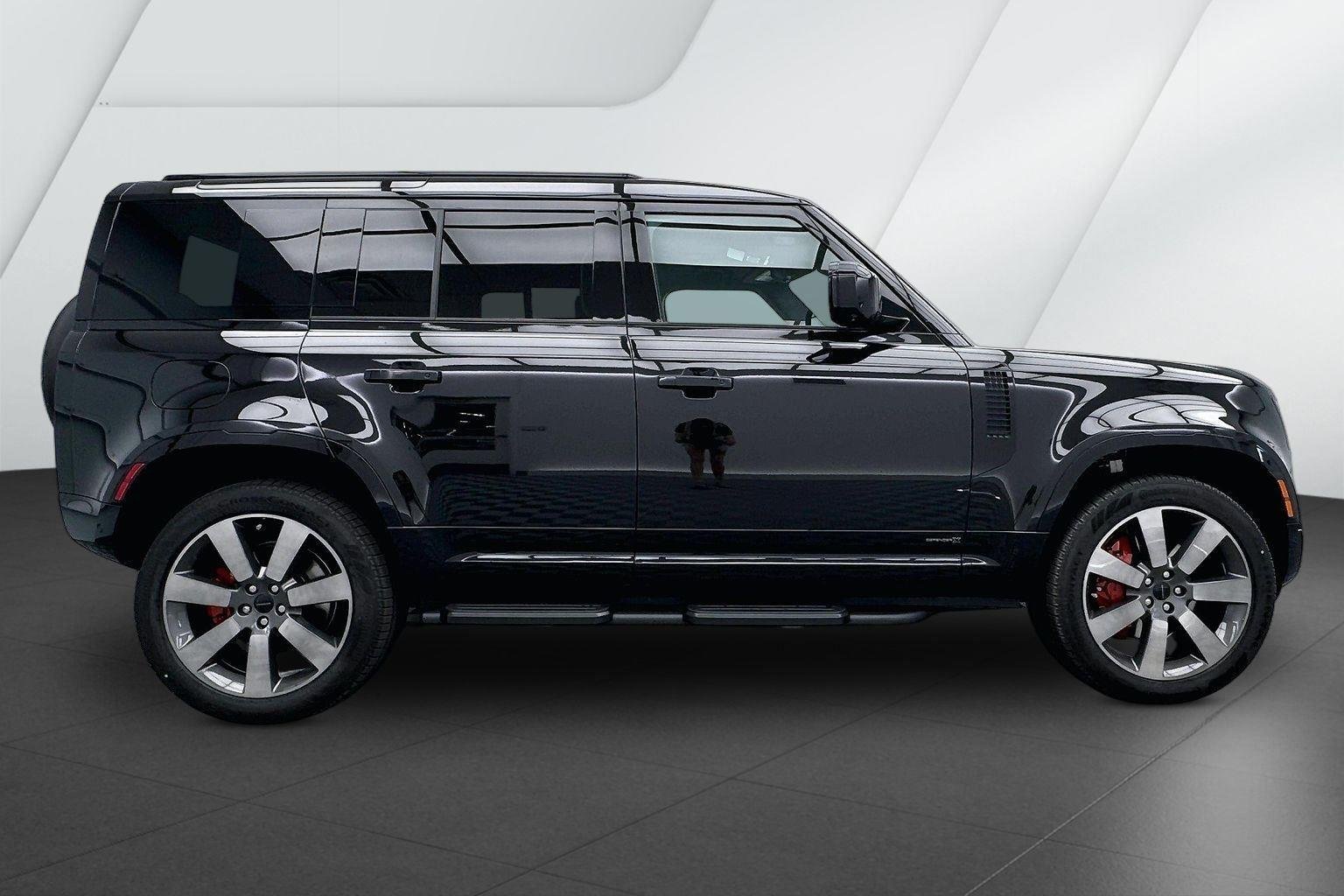 New 2026 Santorini Black Metallic Land Rover X image 5