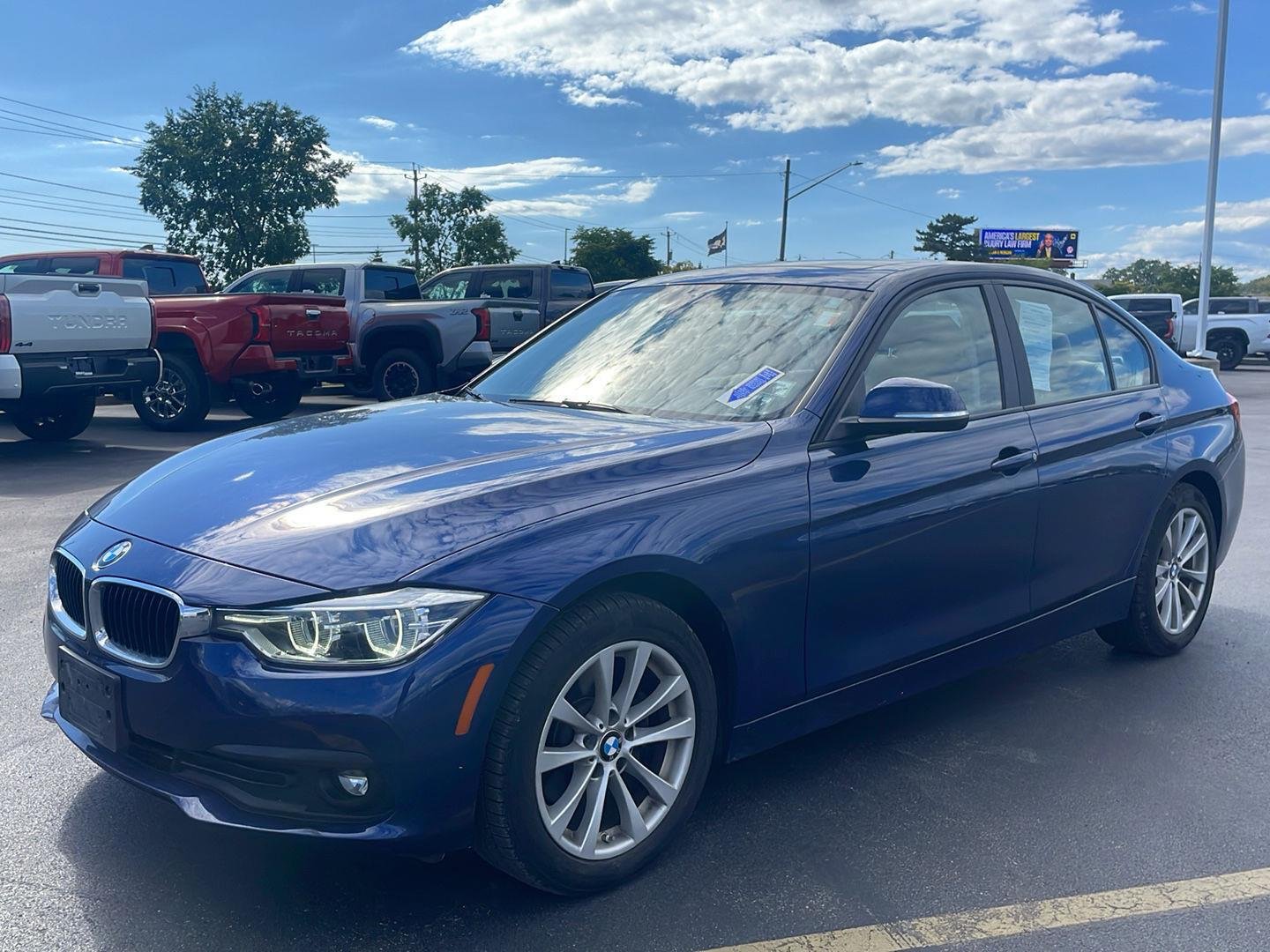 Used 2018 Mediterranean Blue Metallic BMW 320i xDrive image 8