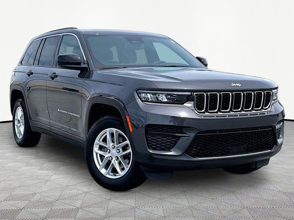 Used 2024 Baltic Gray Metallic Clearcoat Jeep Laredo X image 1