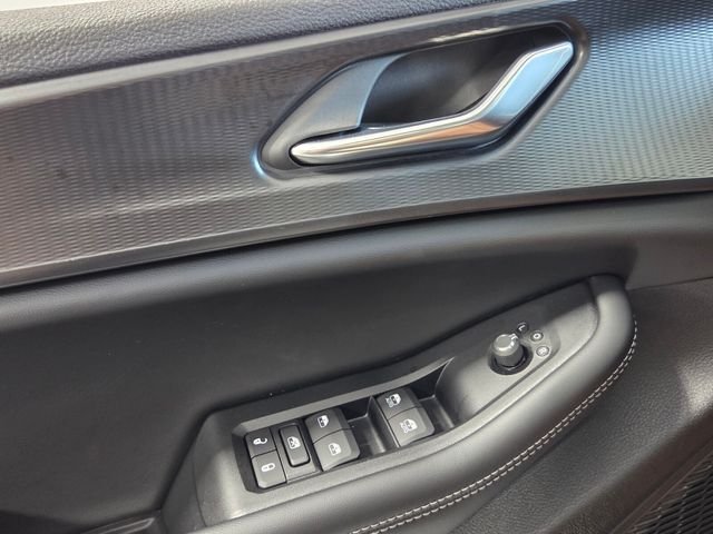 New 2026 Silver Zynith Exterior Paint Jeep Laredo X image 30