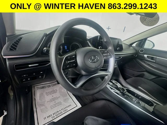 Used 2023 Gray Hyundai SE image 9