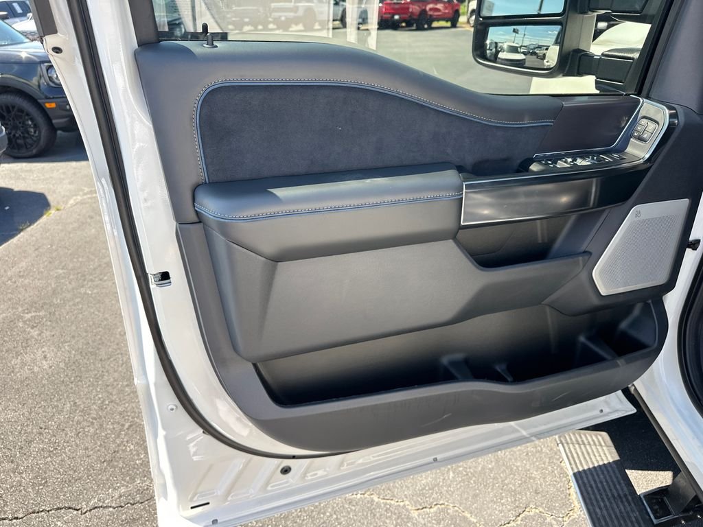 New 2026 White Ford Platinum image 10