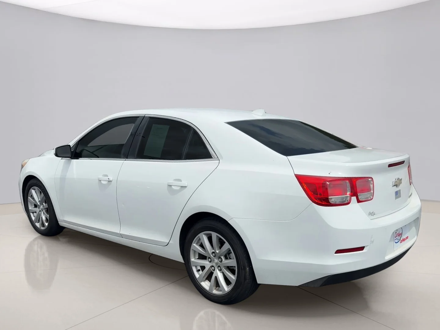 Used 2014 White Chevrolet 2LT image 3