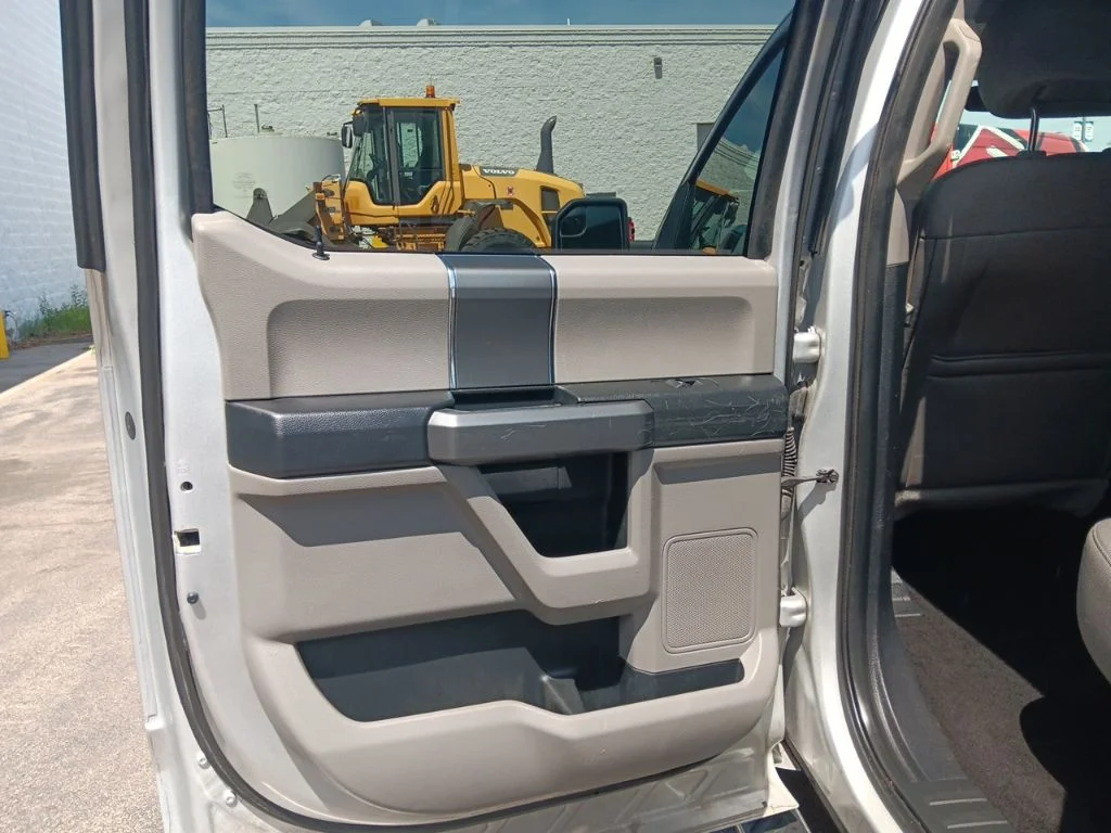 Used 2016 Ingot Silver Metallic Ford XLT image 31