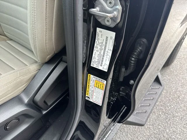 Used 2020 Black Ford XLT image 35