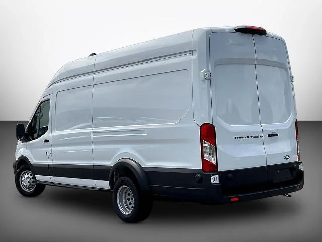 New 2026 Oxford White Ford Cargo Van image 39