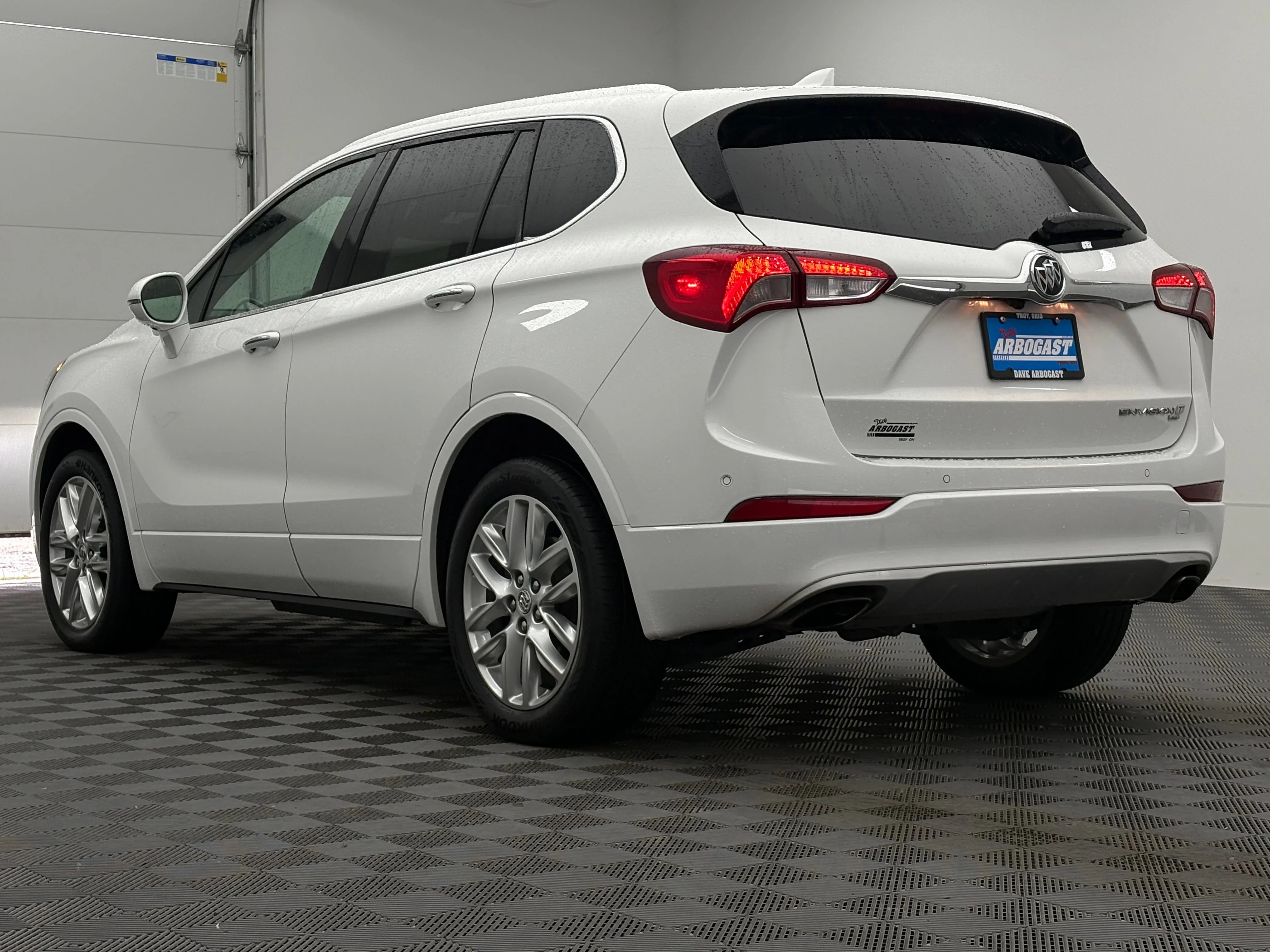 Used 2020 SUMMIT WHITE Buick Premium II image 12