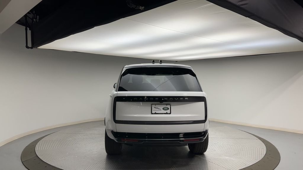 Used 2024 Fuji White Land Rover SE image 7