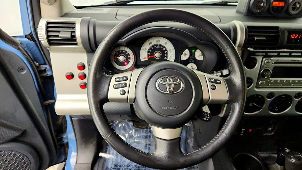 Used 2014 Heritage Blue Toyota 4WD 4dr Automatic image 12