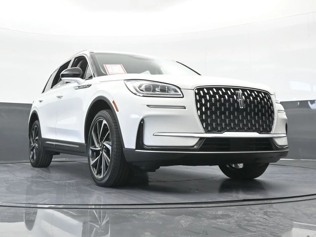 Used 2023 White Metallic Lincoln Reserve image 60