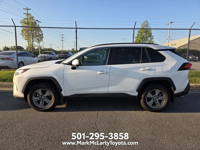Used 2024 Ice TOYOTA XLE image 6