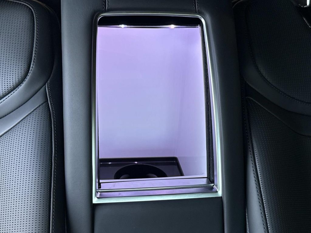 New 2026 Ethereal Frost Satin Land Rover SV Signature Suite image 18