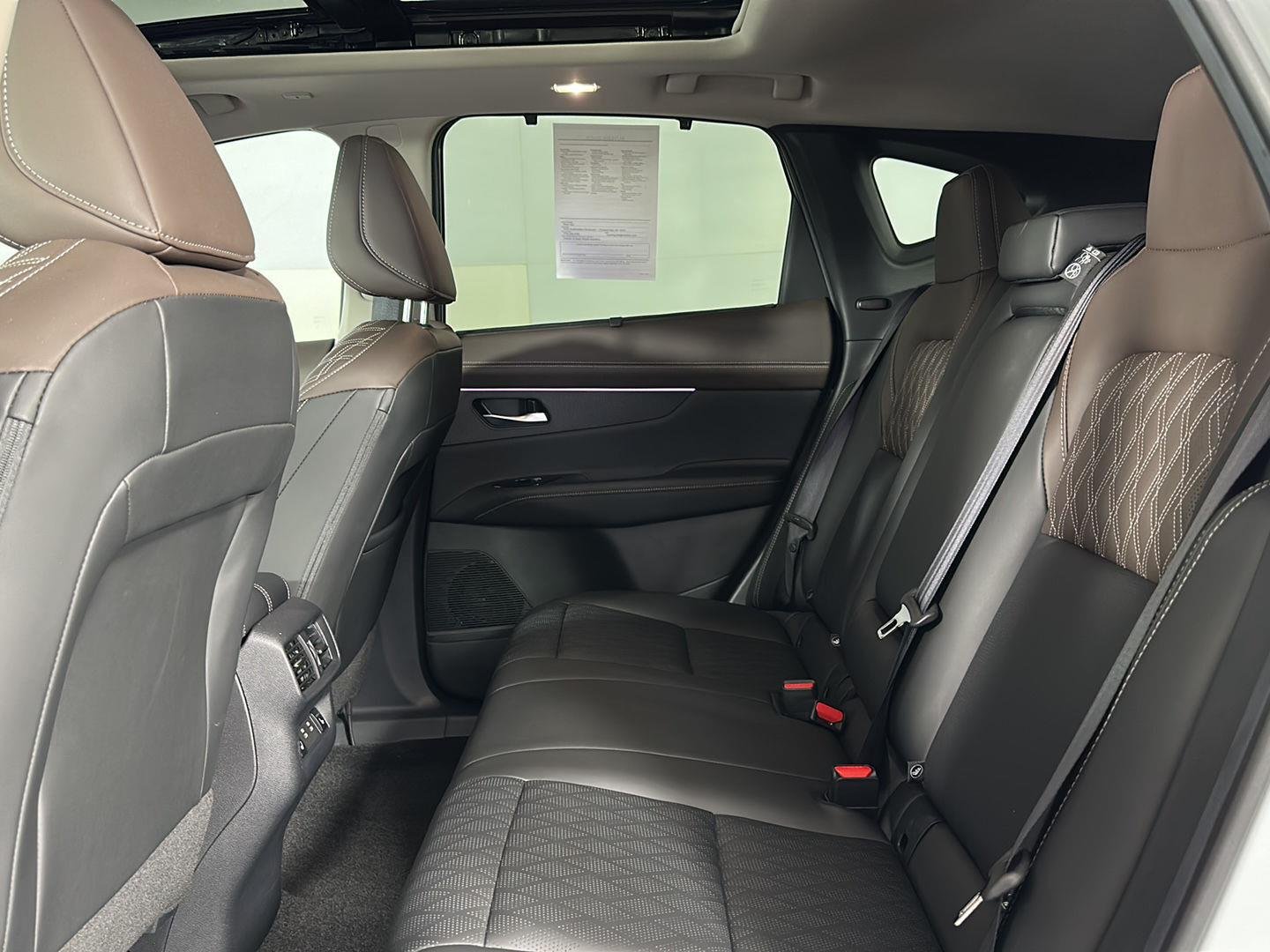 Used 2025 Everest White Pearl Tricoat/Super Black Nissan Platinum image 22