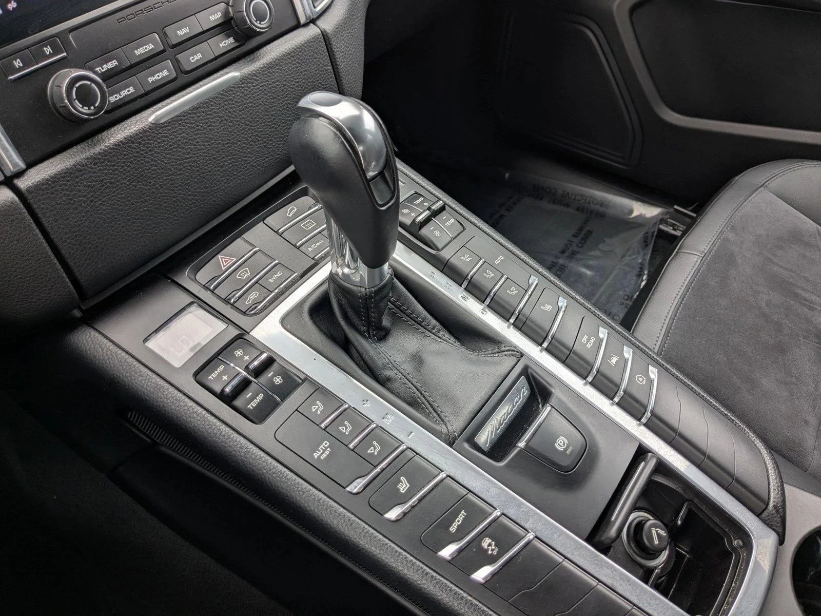 Used 2017 White Porsche  image 15