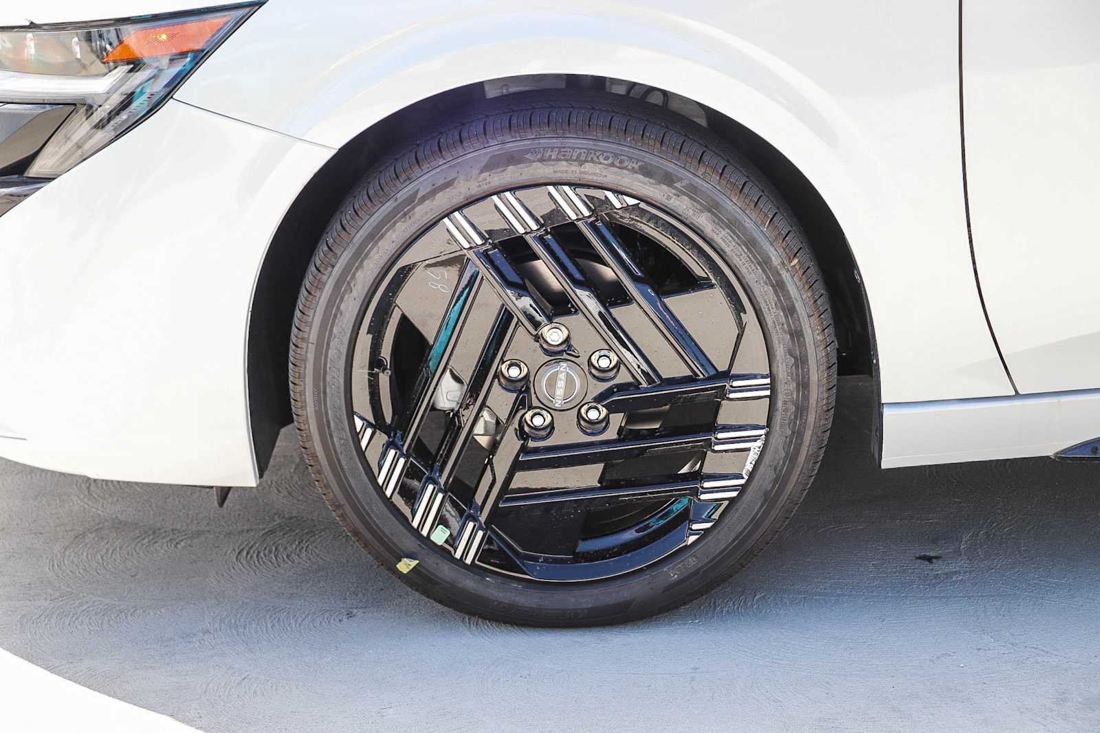 2027 Nissan Sentra SR - Photo 11