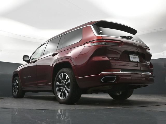 Used 2022 Velvet Jeep Overland image 28