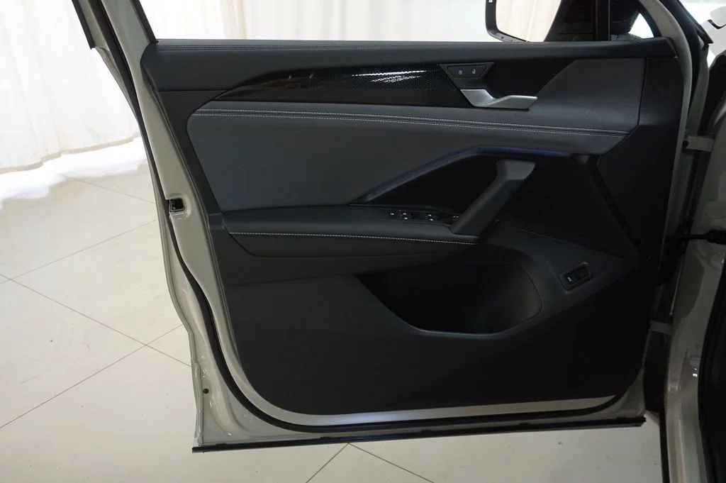 New 2026 Sandstone Volkswagen 2.0T SE R-Line Black image 24