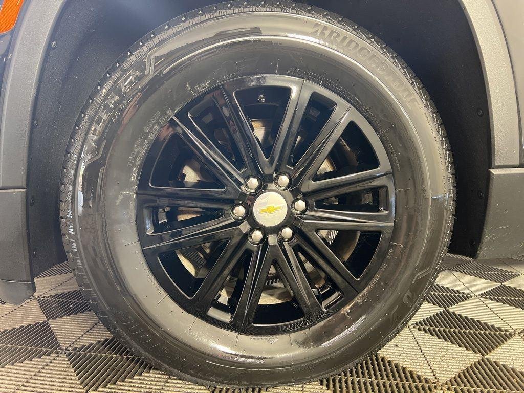 Used 2023 Black Metallic Chevrolet LT image 33