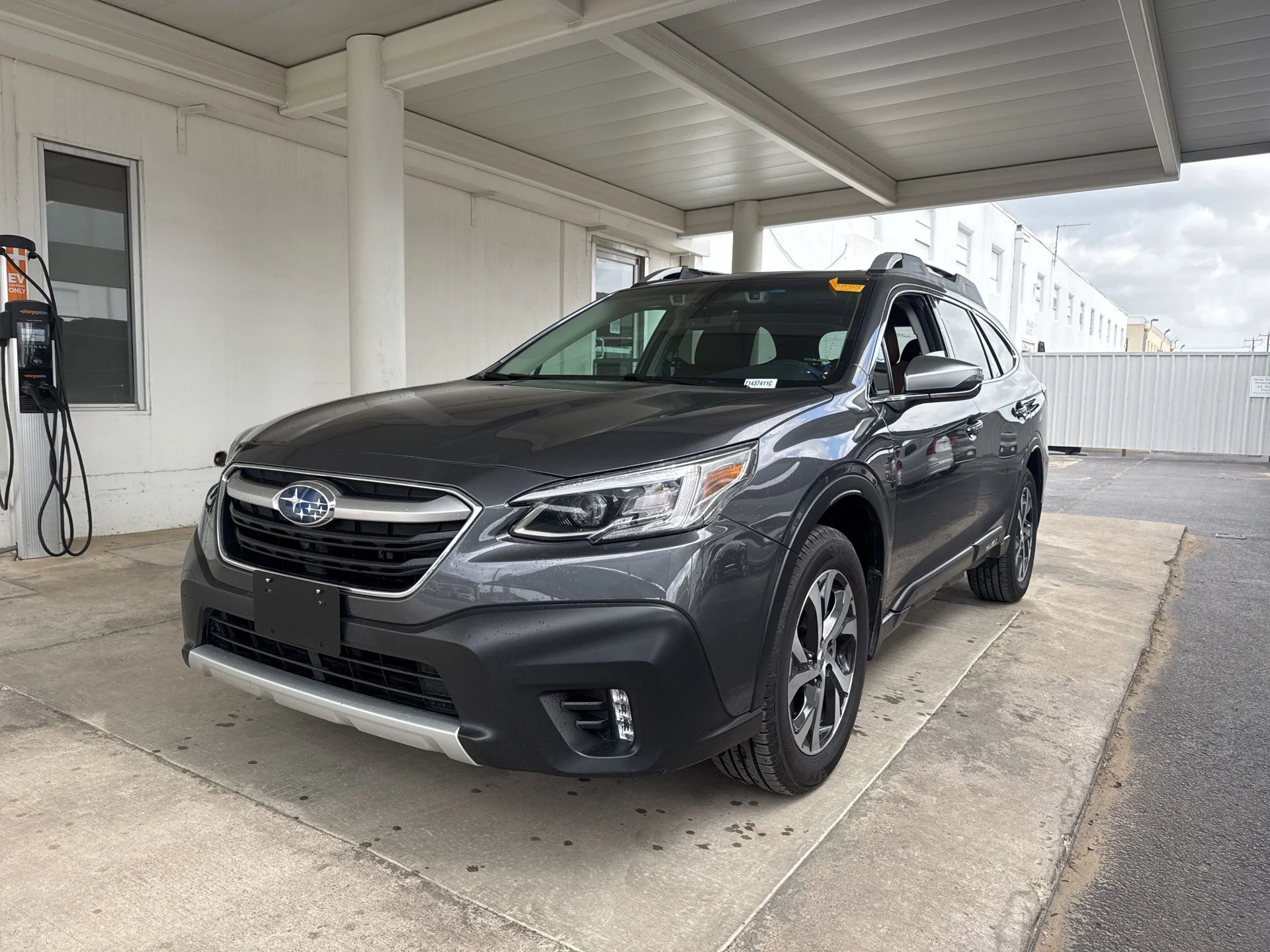 2021 Subaru Outback Touring's photo