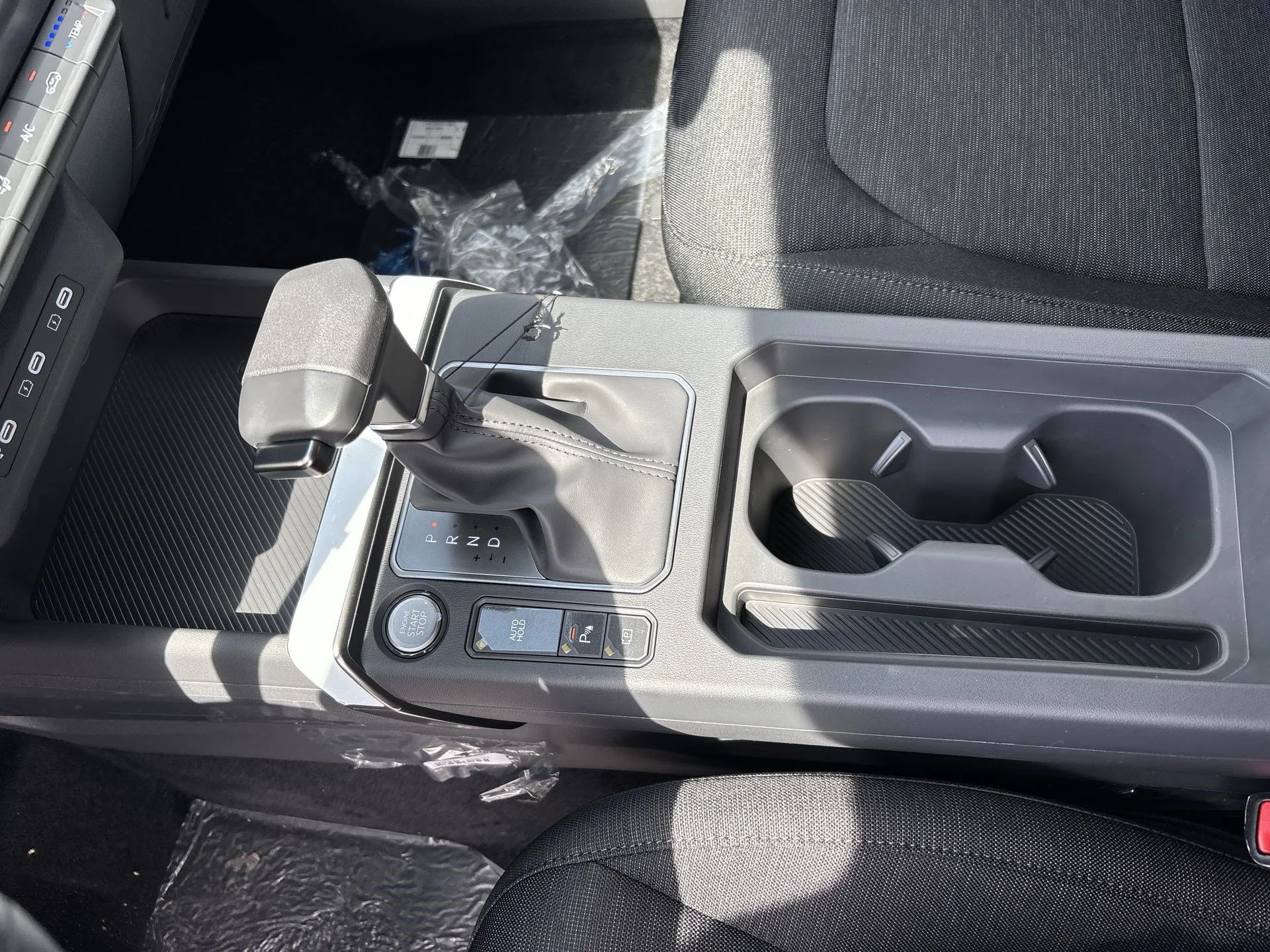 New 2027 Snow White Pearl Kia LX image 20