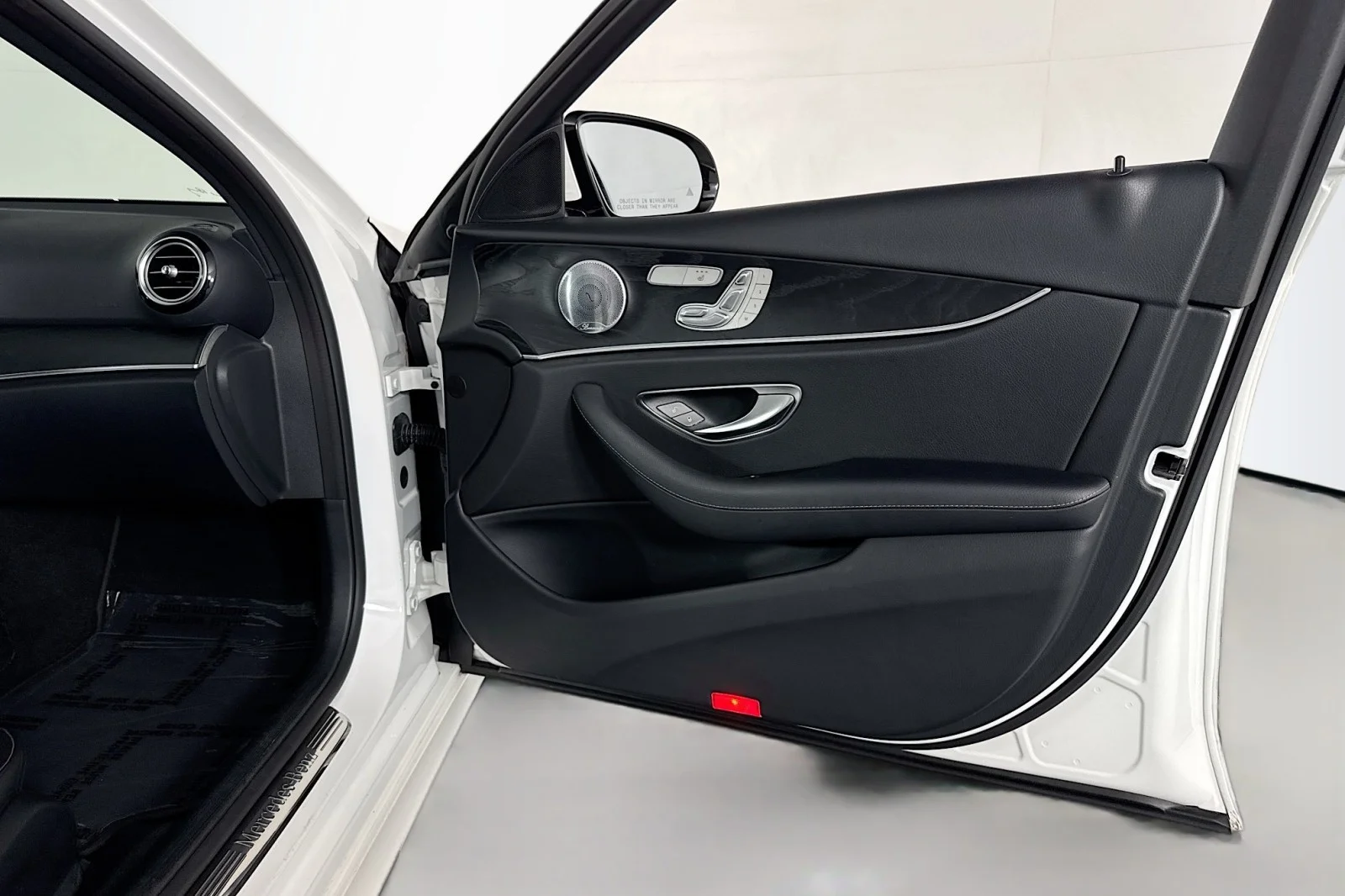 Used 2017 Polar White Mercedes-Benz E 300 Luxury image 24