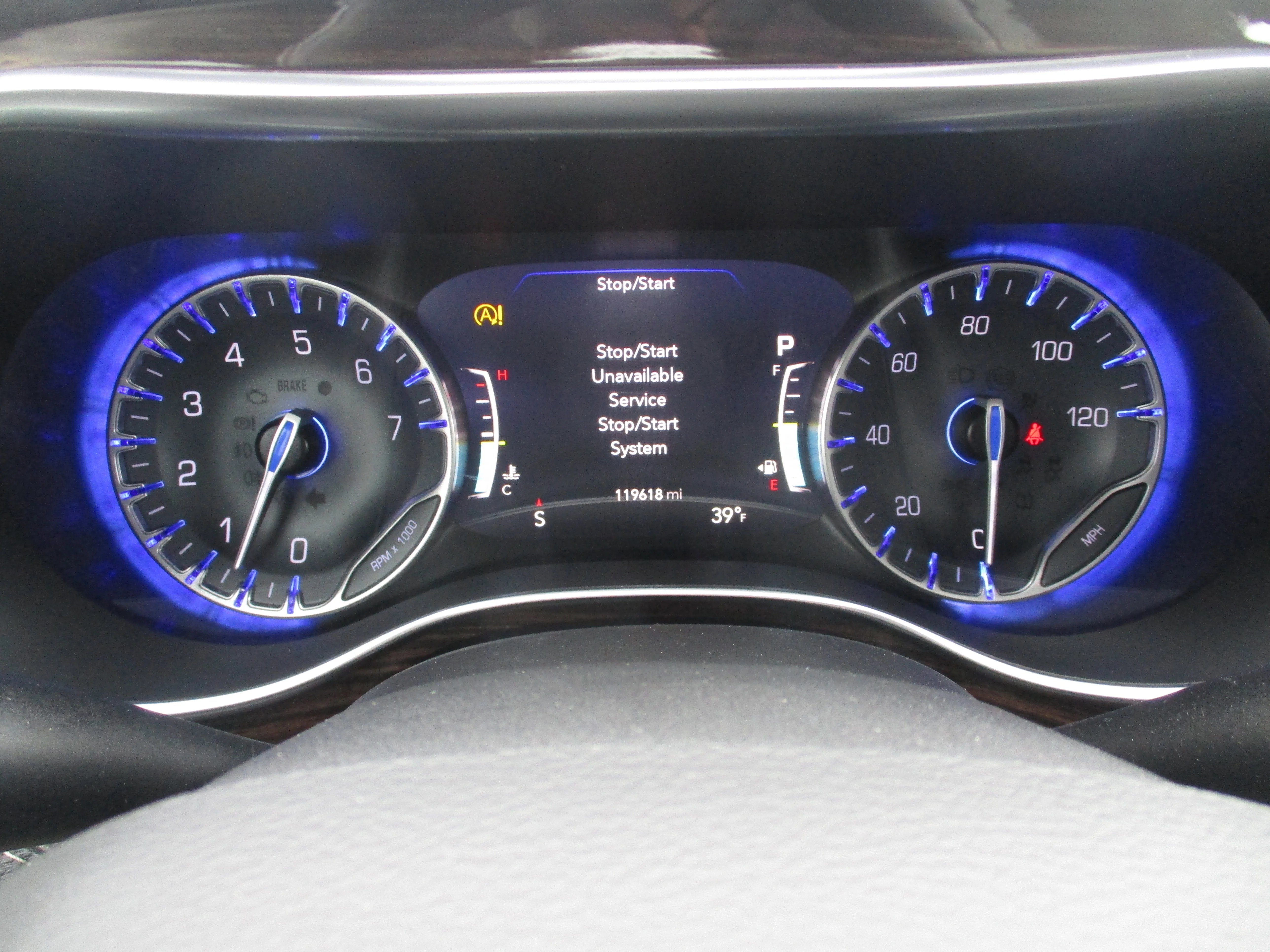 Used 2022 Brilliant Black Crystal Pearlcoat Chrysler Limited image 40