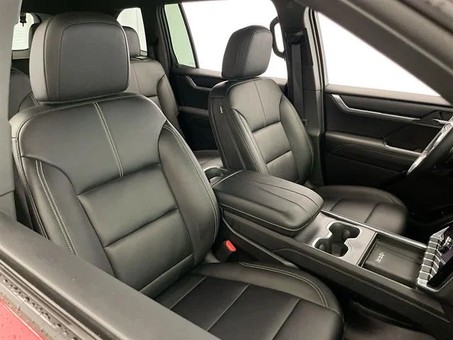 Used 2026 Volcanic Red Tintcoat GMC Elevation image 28