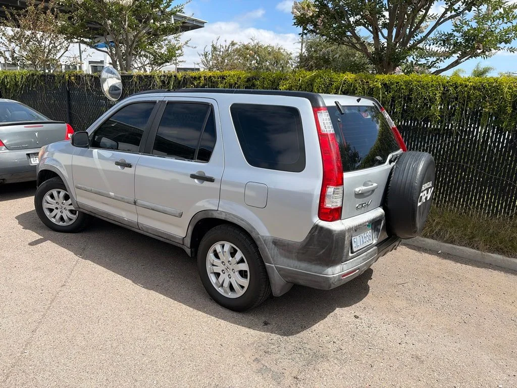 Used 2005 Silver Honda LX image 13